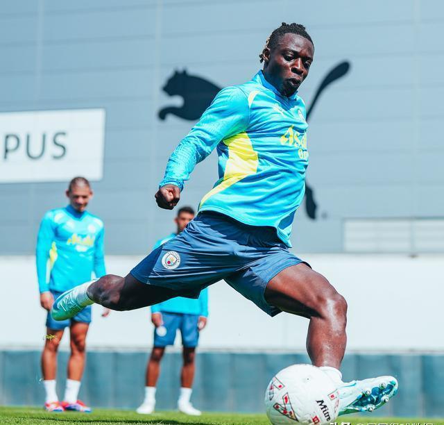 今晨曼城调整名单以备社区盾，绝杀压哨环节打磨，底气十足，细节决定成败的简单介绍